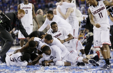 Les Huskies sont champions! Les Huskies sont champions!