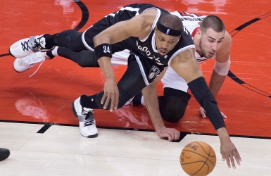 Les Raptors s'accrochent Les Raptors s'accrochent