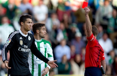 Ronaldo suspendu deux matchs Ronaldo suspendu deux matchs
