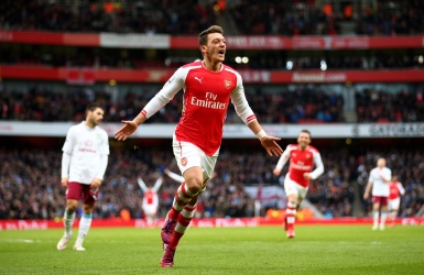 Arsenal au pied du podium Arsenal au pied du podium