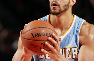 McGee poursuivra sa carrière avec les 76ers McGee poursuivra sa carrière avec les 76ers