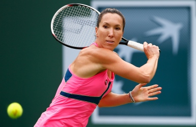 Jankovic gagne un match parsemé de bris