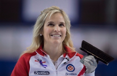 Jennifer Jones a raison de Kelsey Rocque
