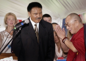 Mohamed Ali avec le dalaï-lama