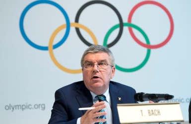 JO : Tokyo rappelé à l'ordre par Thomas Bach
