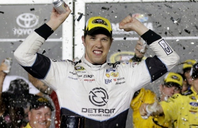 Nascar : la pluie offre la tête à Keselowski