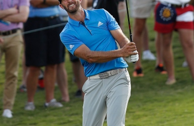Dustin Johnson prend la tête par un coup