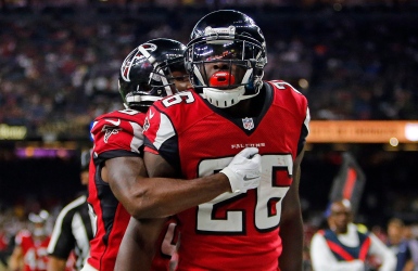 Le jeu au sol des Falcons piétine les Saints
