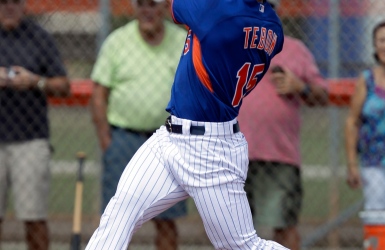 Tebow frappe un circuit à sa 1re présence