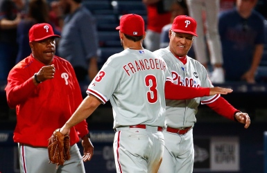 Steve Henderson est remercié par les Phillies