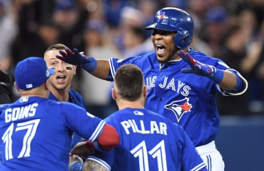 Edwin Encarnacion envoie les Jays au Texas