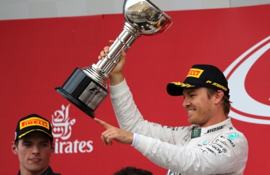 Rosberg plus près du titre; Mercedes sacré