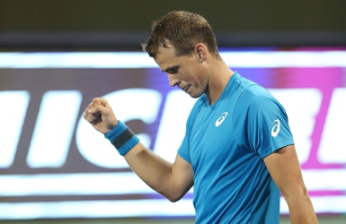 Vasek Pospisil s'offre Karlovic à Shanghaï