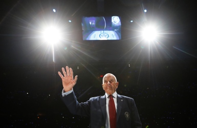 Les Maple Leafs retirent 17 numéros