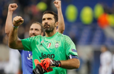 Réduite à dix, la Juventus assomme Lyon