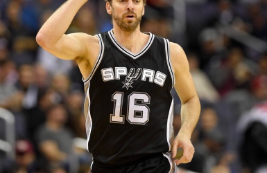 Les Spurs sont encore parfaits sur la route