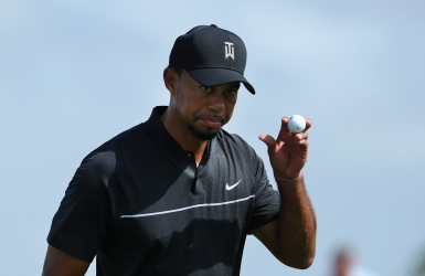 Tiger Woods fléchit après un beau retour