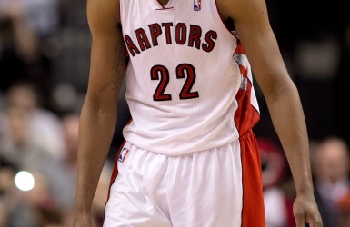 Les Raptors se débarrassent de Gay Les Raptors se débarrassent de Gay