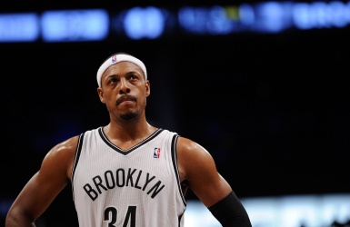 Paul Pierce sur la touche Paul Pierce sur la touche