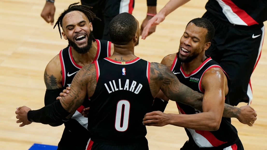 Damian Lillard, Gary Trent Jr. et Rodney Hood 