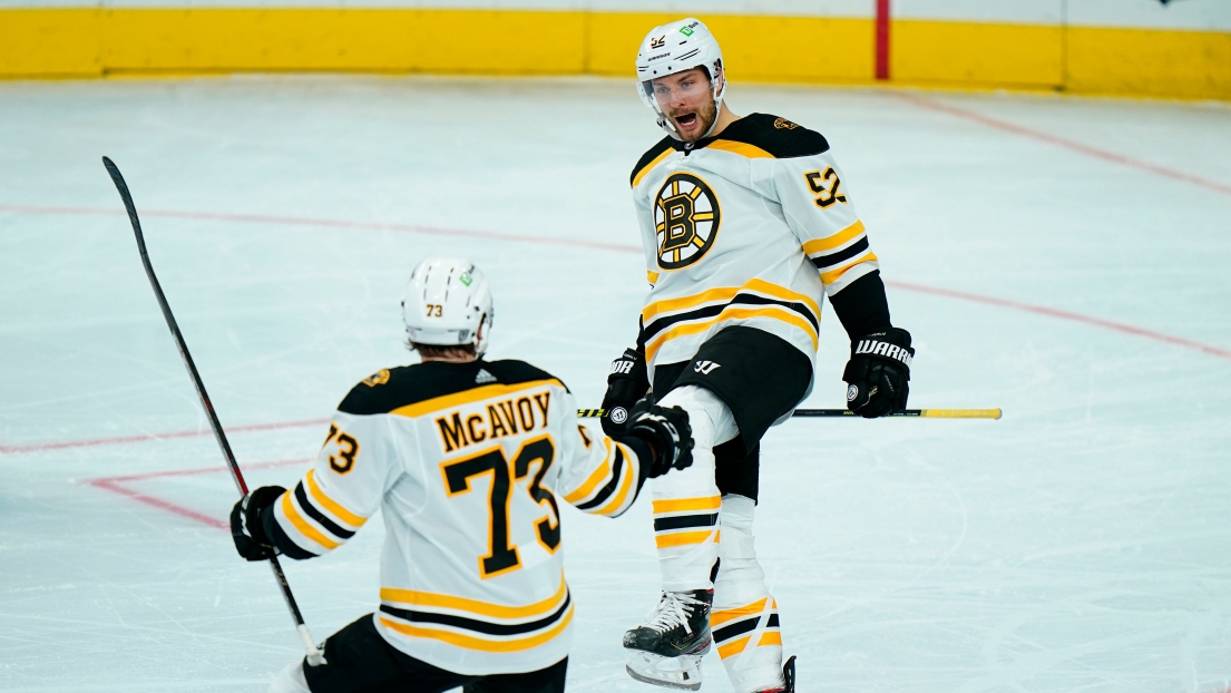 Sean Kuraly et Charlie McAvoy