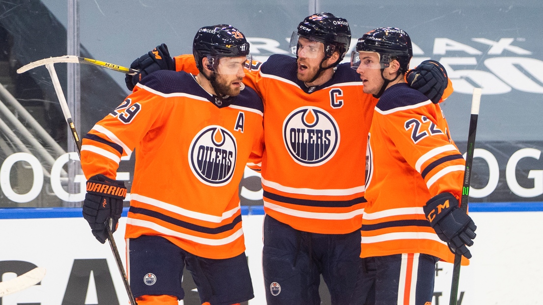 Leon Draisaitl, Connor McDavid et Tyson Barrie