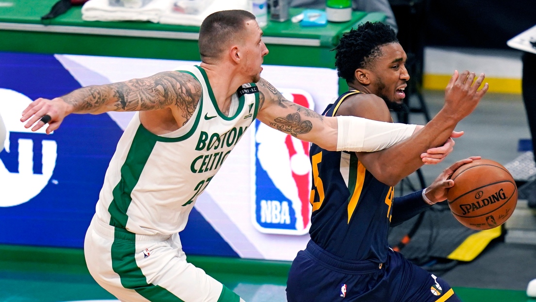 Daniel Theis et Donovan Mitchell