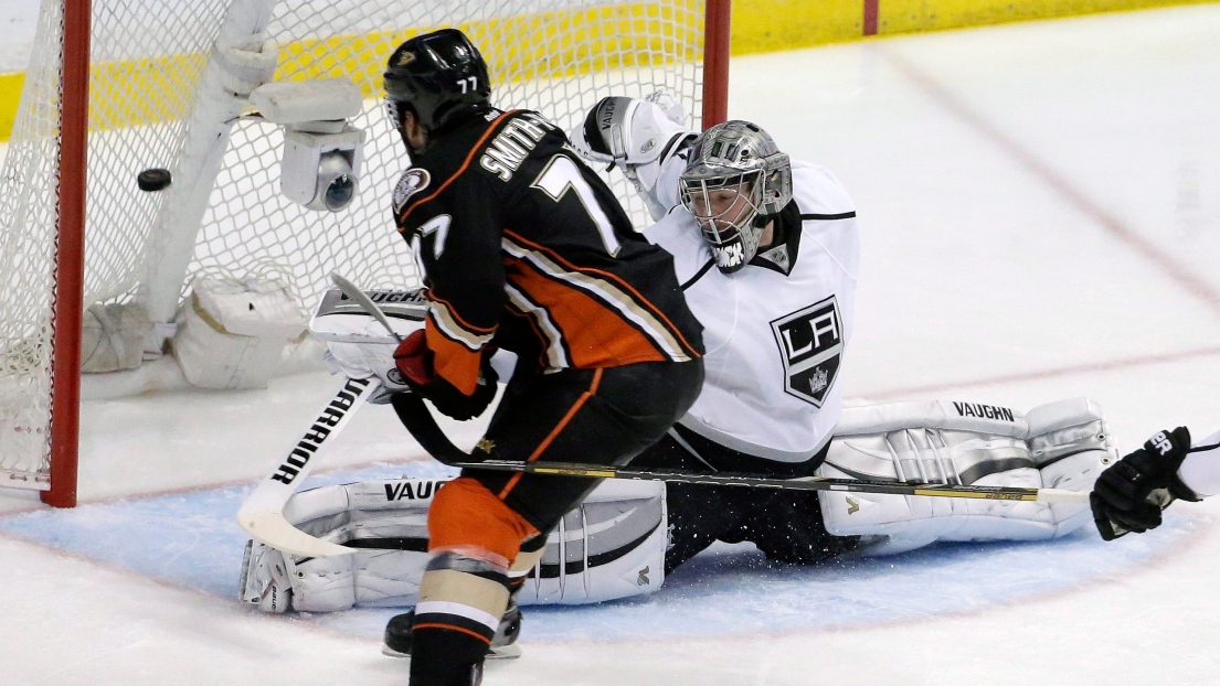 Devante Smith-Pelly et Jonathan Quick