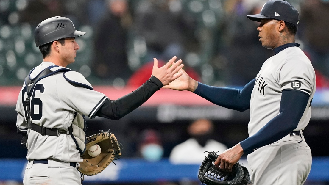 Kyle Higashioka et Aroldis Chapman