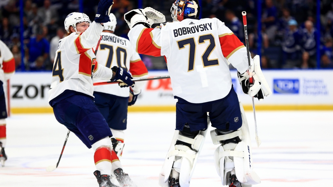 Owen Tippett et Sergei Bobrovsky