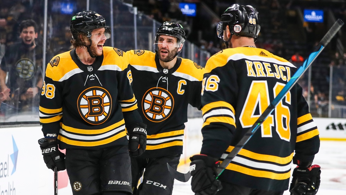 David Pastrnak, David Krejci et Patrice Bergeron