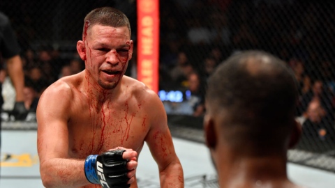 Nate Diaz vaincu, mais tout près d'un coup d'éclat