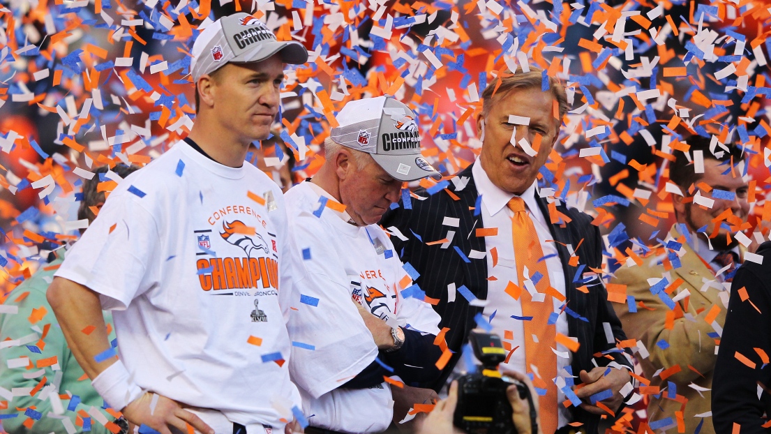 Peyton Manning et John Elway après le Championnant de l'AFC en 2013