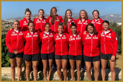 L'équipe canadienne féminine de water-polo