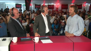 Jeudi après-midi, la Tournée des 25 ans de RDS s’arrête dans la belle ville de Saguenay, à Chicoutimi! Pierre Lavoie nous visite sur place! Tournée RDS 25 ans, 25 sept 2014