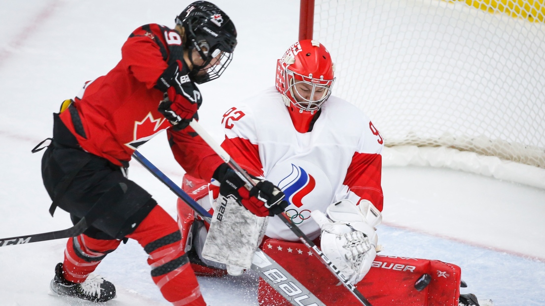 Marie-Philip Poulin et Nadezhda Morozova