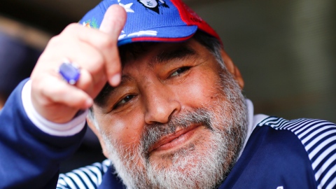 Huit professionnels jugés pour la mort de Maradona