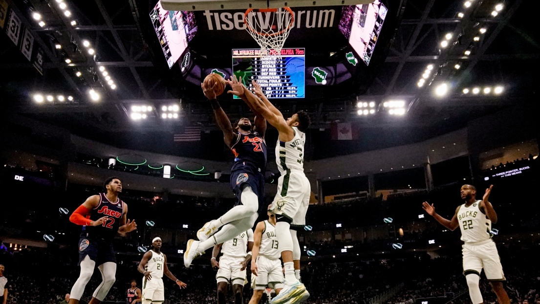 Joel Embiid et Giannis Antetokounmpo