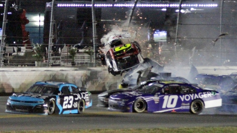 Accident spectaculaire à Daytona en Xfinity