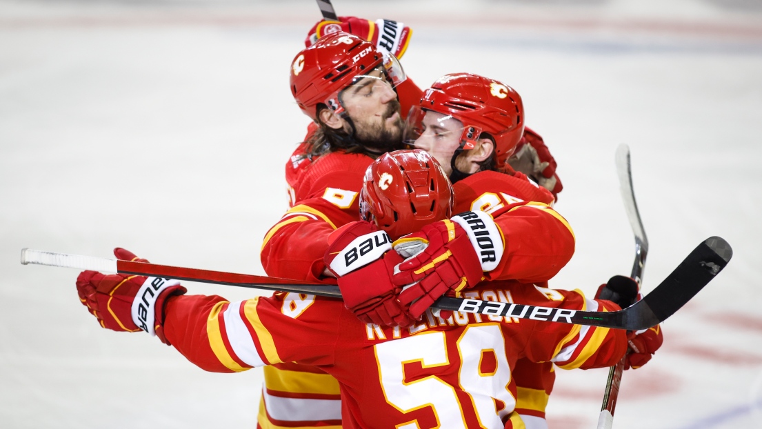 Elias Lindholm, Christopher Tanev et Oliver Kylington