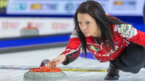 Einarson bat le Danemark au mondial de curling