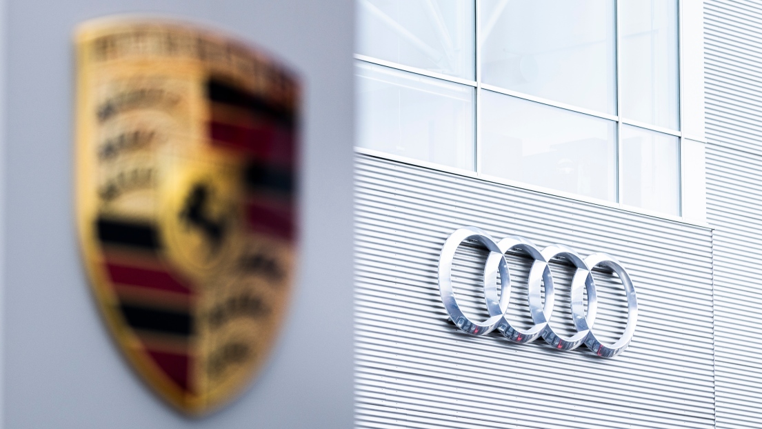 Les logos de Porsche et Audi.