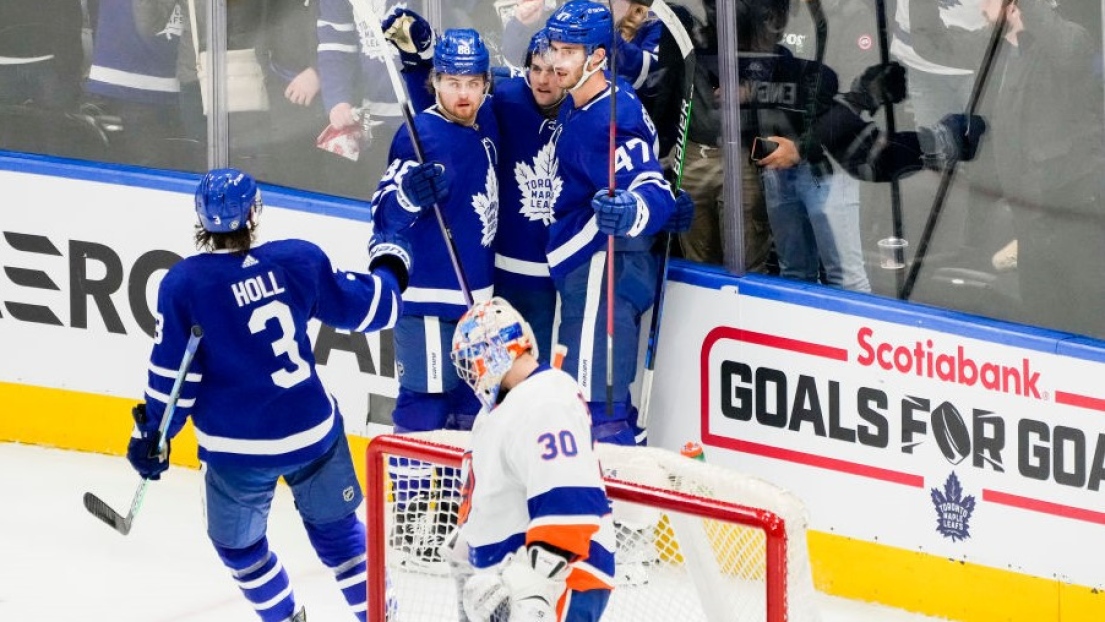 William Nylander, Alex Kerfoot et Pierre Engvall