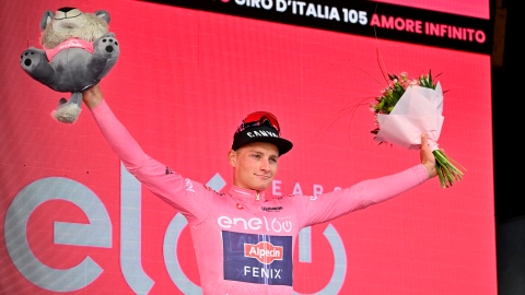 Giro : Van der Poel s'empare du maillot rose
