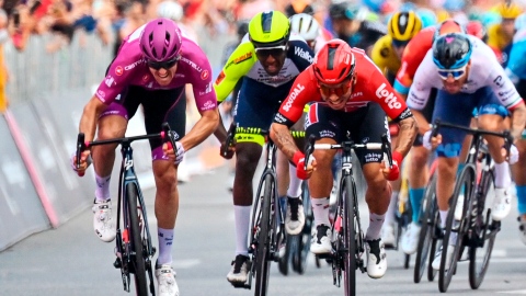 Démare remporte de justesse la 6e étape du Giro