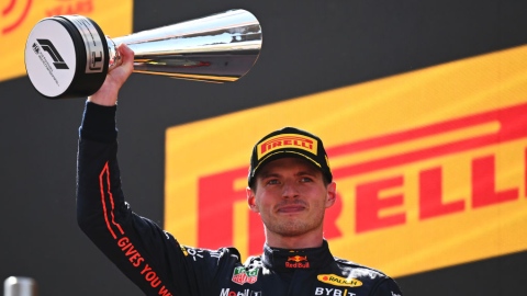 Coup double pour Max Verstappen en Espagne