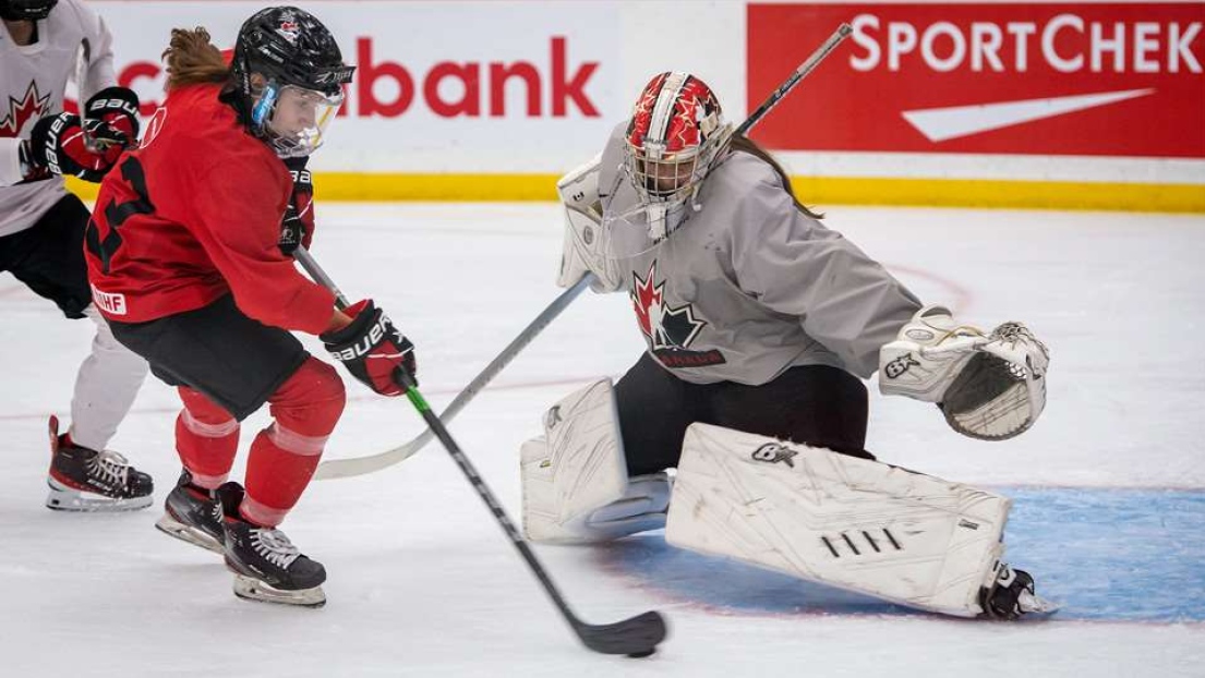 Un camp de sélection a pris son envol à Calgary pour former l'équipe canadienne féminine U18.