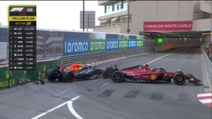Perez perd le contrôle, Sainz ne peut éviter la collision