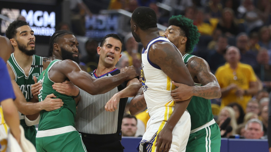 Jaylen Brown et Draymond Green