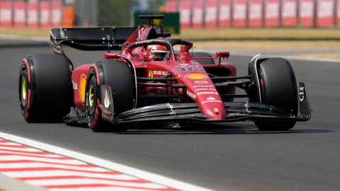Leclerc domine la première journée en Hongrie